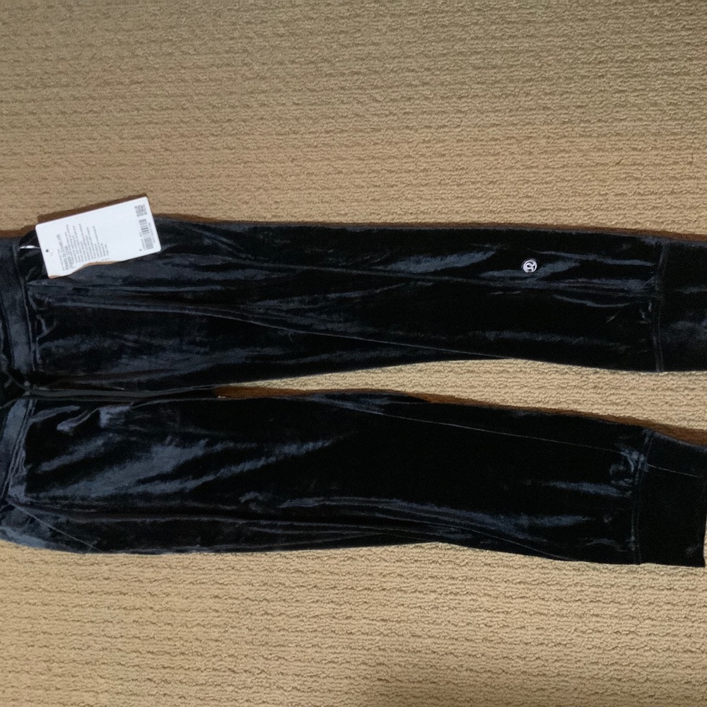 Lululemon Ready to Crush Velvet Jogger Crop